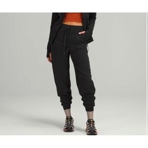 LULULEMON Women size 6 Black Scuba Relaxed High-Rise Jogger W5CV9S athletic